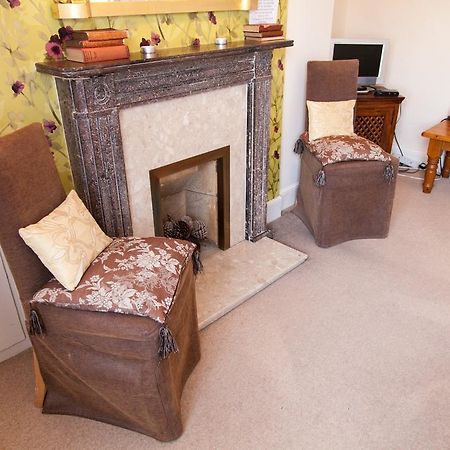 Wisteria House Bed & Breakfast Lymington Exterior photo