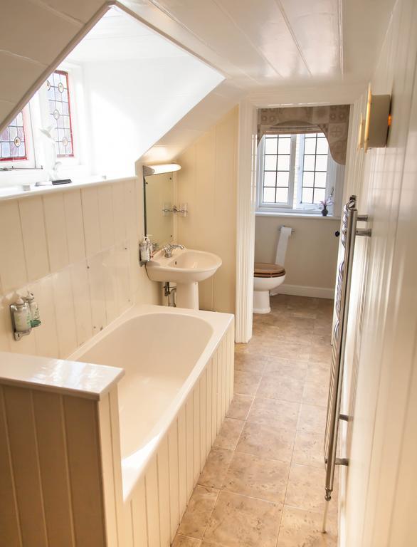 Wisteria House Bed & Breakfast Lymington Room photo