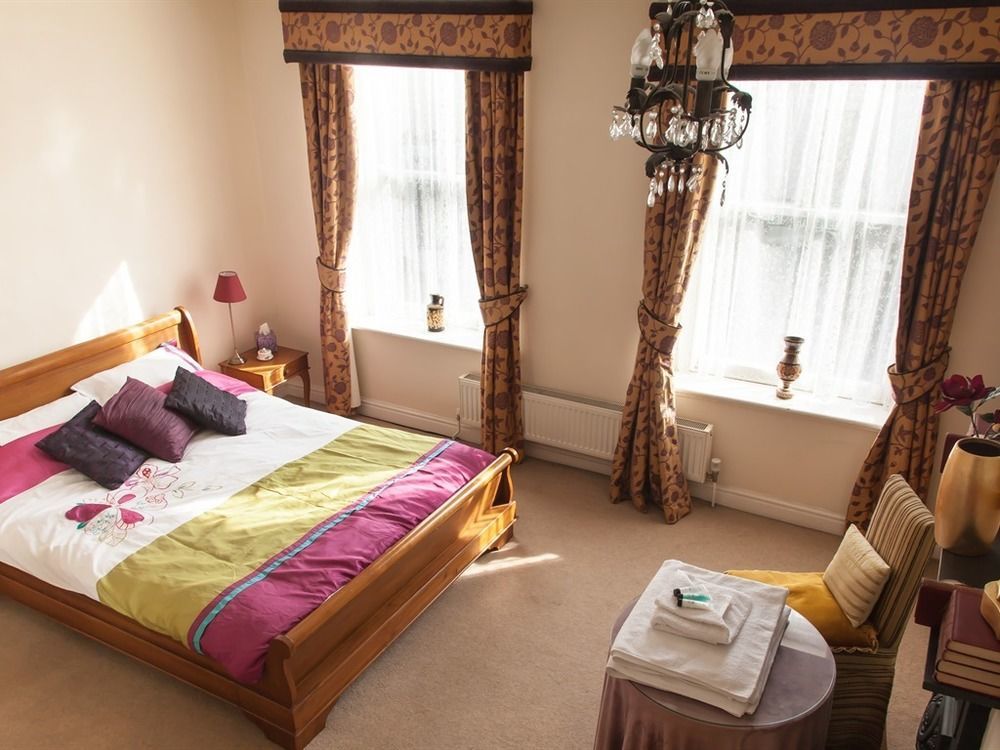 Wisteria House Bed & Breakfast Lymington Exterior photo